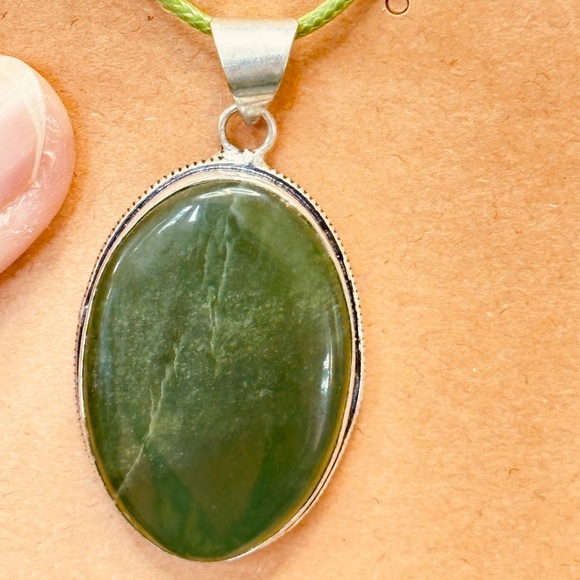 925 Sterling Silver Plated Nephrite Jade Crystal Large Green Oval Pendant - Picture 1 of 10